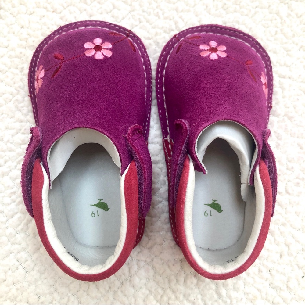 Pipit Suede Flower Fuchsia Strawberry Baby Shoes 4 - Picture 5 of 12